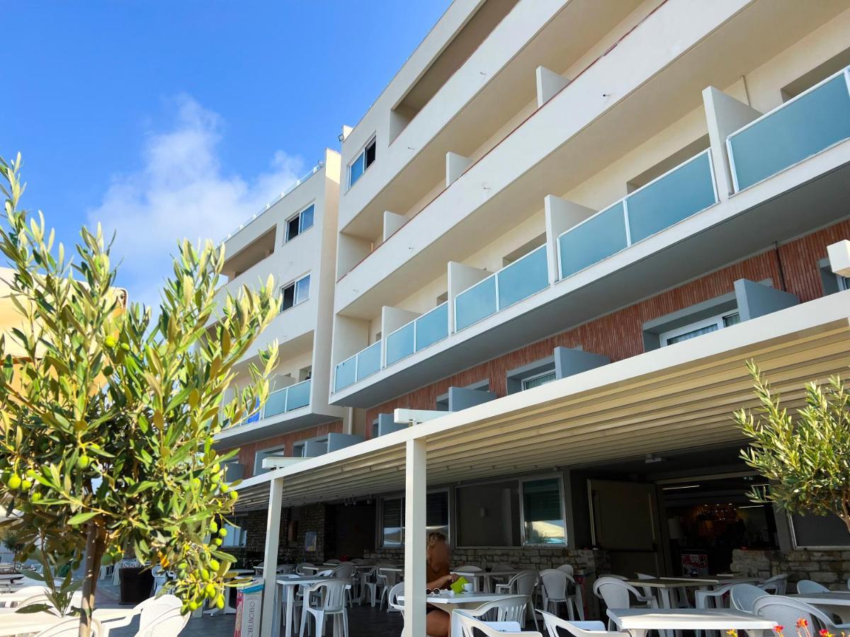 Hotel Rex ลีวอร์โน ภายนอก รูปภาพ